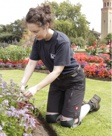 Set protectii genunchi pentru gradinarit cu trei straturi de spuma EVA, Spear & Jackson Kew Garden, folosire