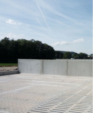 Gratar beton ranforsat pentru asternut paie, Cobefa Straw, H20, in ferma, afara